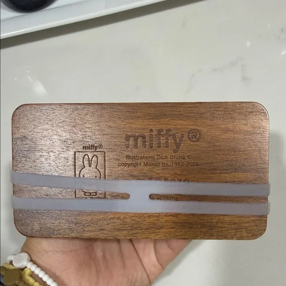 Miffy Ceramic Bunny Pair in Green and Blue - Picture 8 of 11